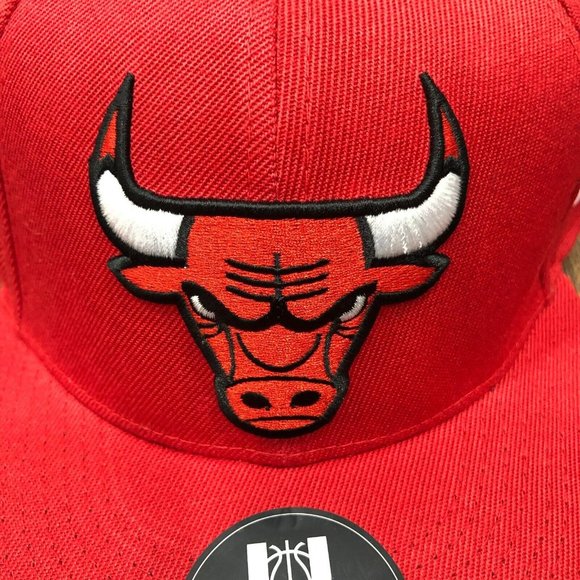 Ultra Game Official NBA Chicago Bulls Embroidered OSFM Adjustable Basketball - Picture 2 of 11